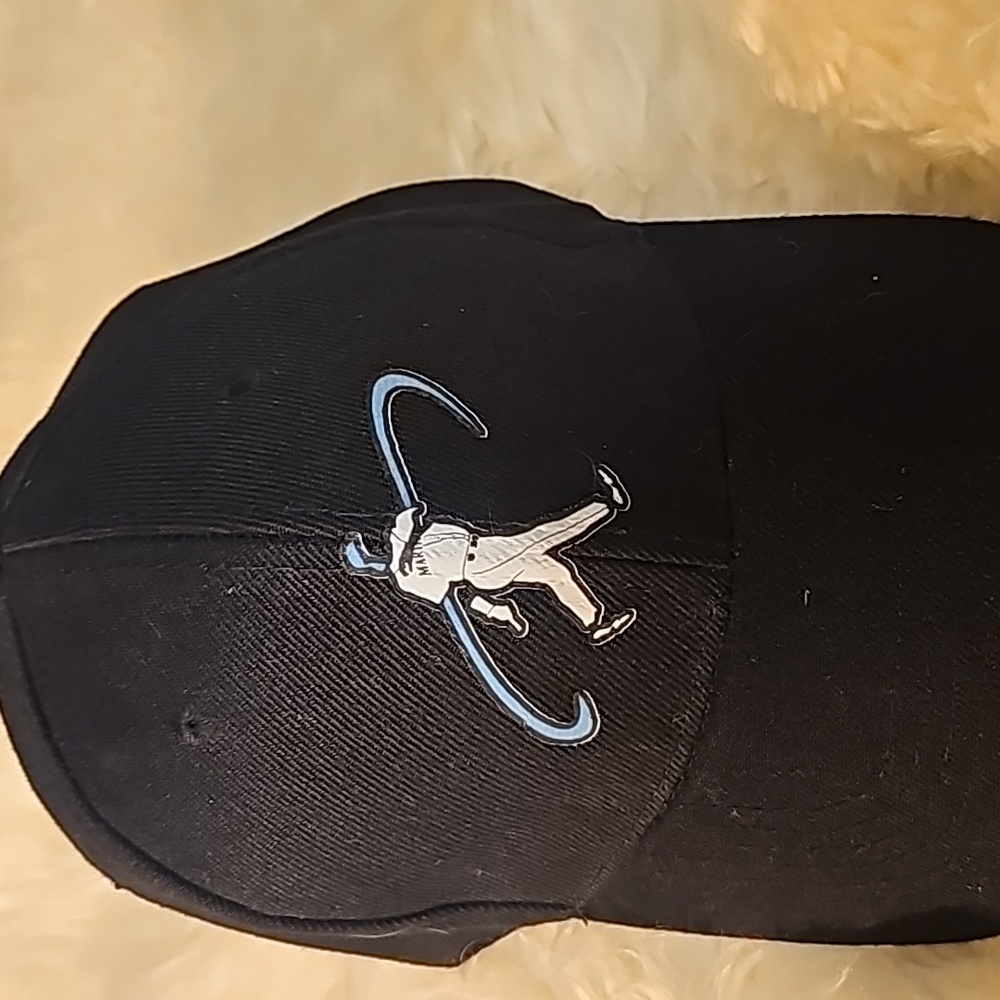 Hat - Picture 2 of 9